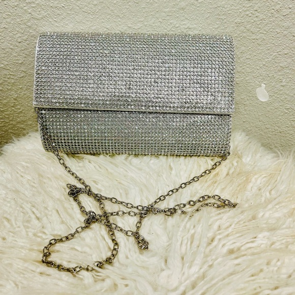 Elegant Silver Rhinestone Snap Flap Clutch with Silver Crossbody Chain NWT